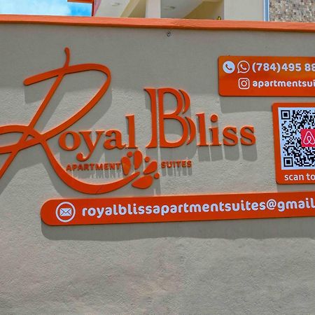 Royal Bliss Apartment Suites Кінгстаун Екстер'єр фото